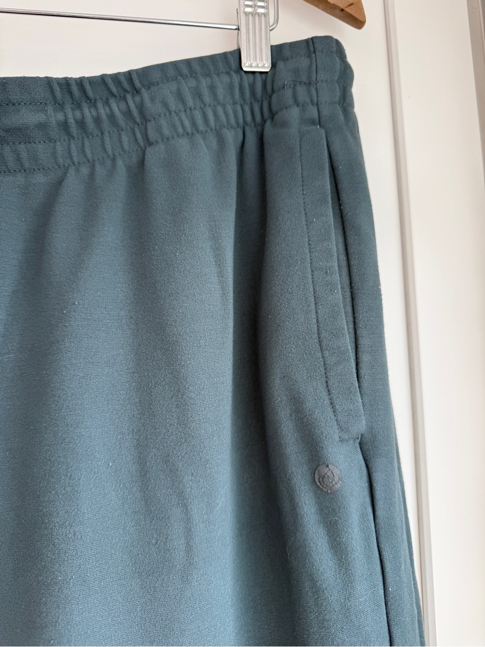 Menβs Apana Dark Green Elastic Waist Jogger Pants Size XL Athleisure - Picture 2 of 5